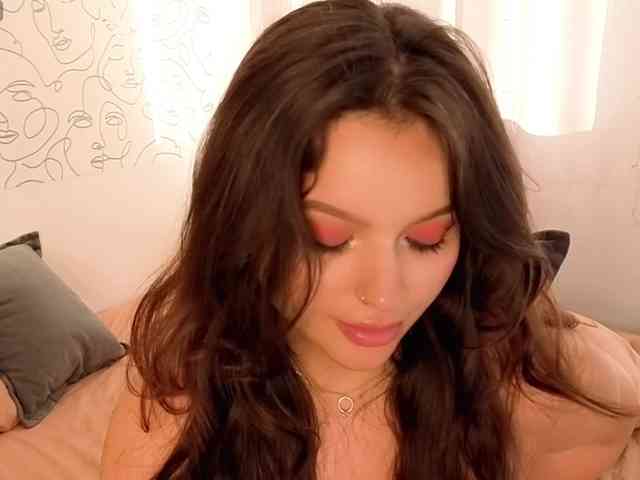 charming-peach webcam