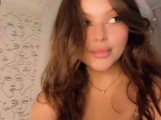 charming-peach webcam