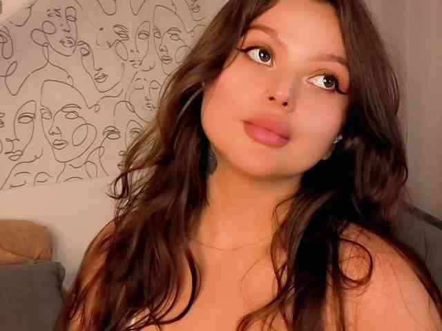 charming-peach webcam