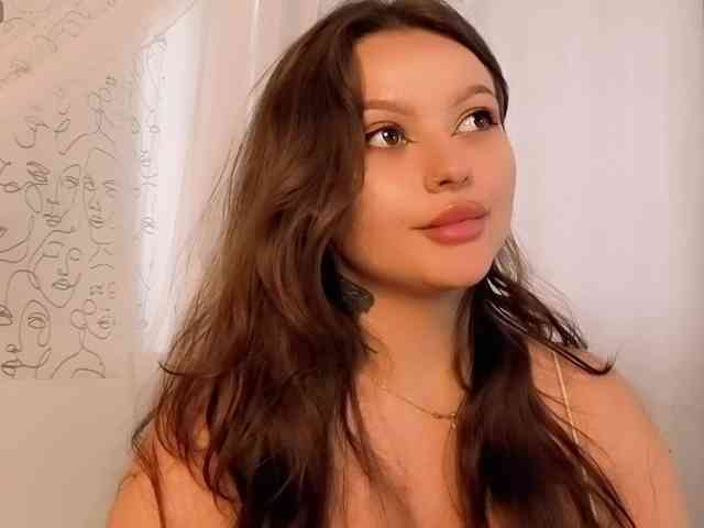 charming-peach webcam