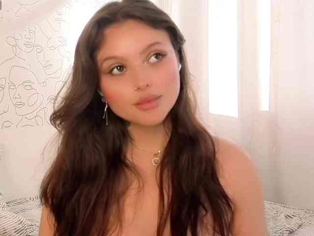 charming-peach webcam