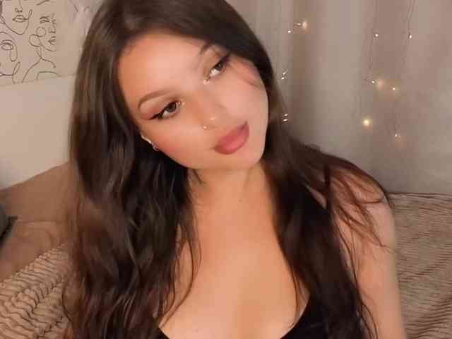 charming-peach webcam
