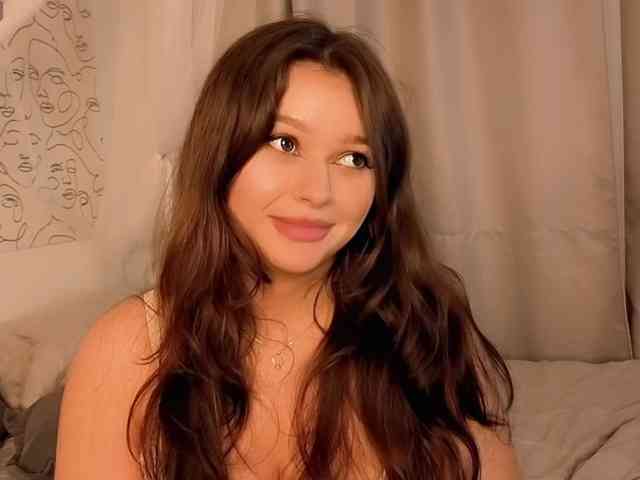 charming-peach webcam