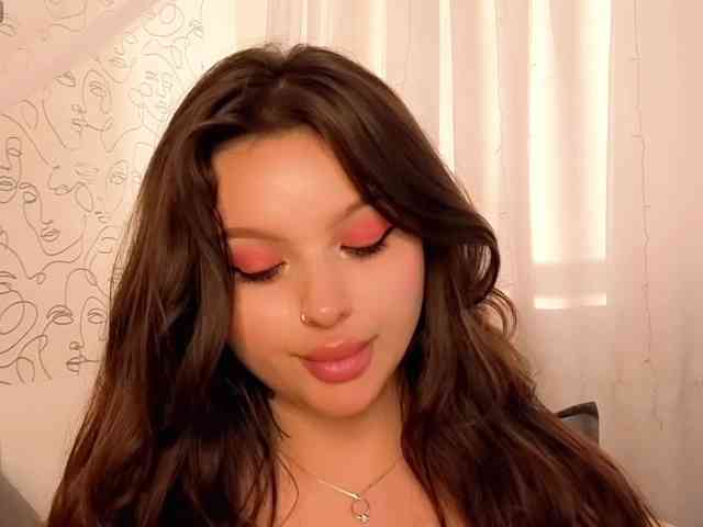 charming-peach webcam