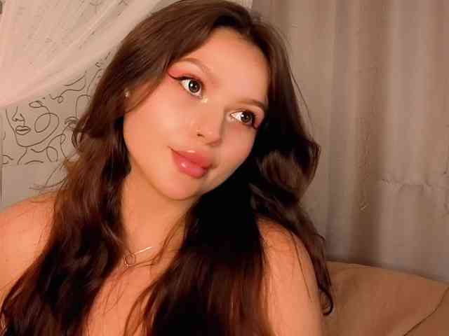 charming-peach webcam