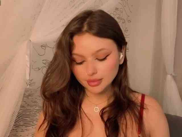 charming-peach webcam