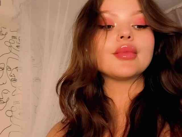 charming-peach webcam