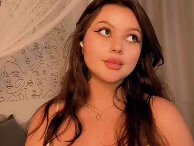 charming-peach webcam