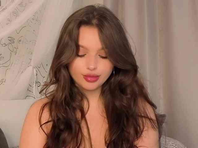 charming-peach webcam