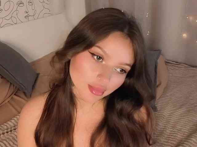 charming-peach webcam