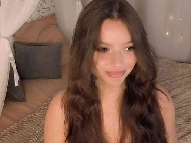 charming-peach webcam