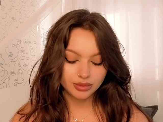 charming-peach webcam