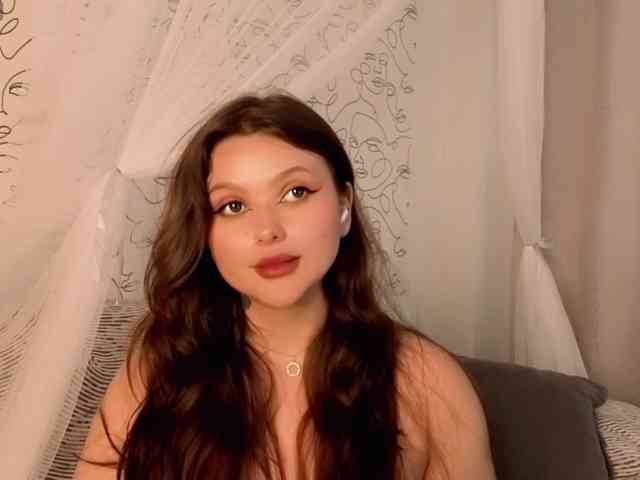 charming-peach webcam