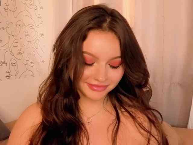 charming-peach webcam