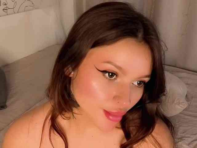 charming-peach webcam