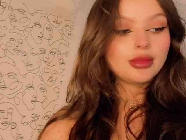 charming-peach webcam