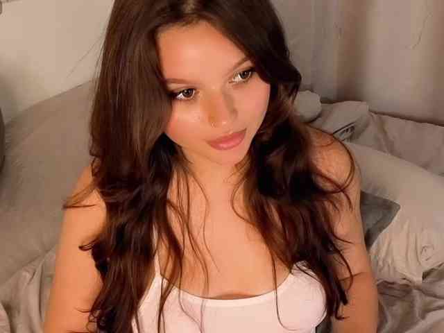 charming-peach webcam
