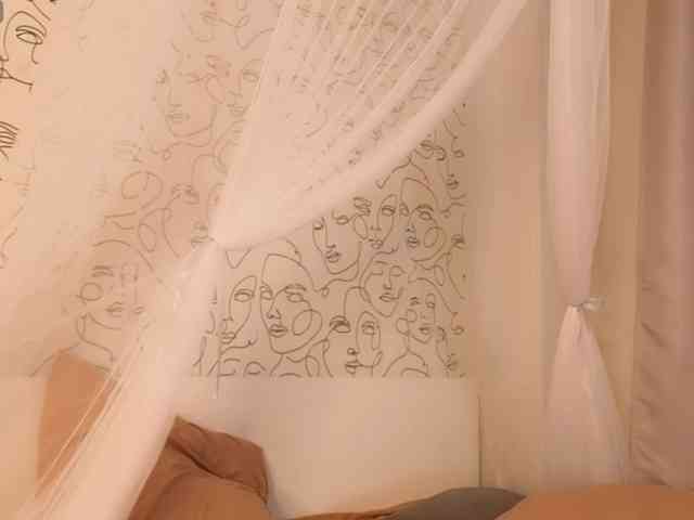 charming-peach webcam