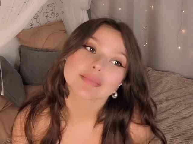 charming-peach webcam