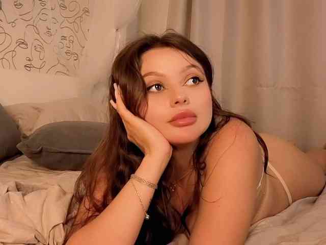 charming-peach webcam