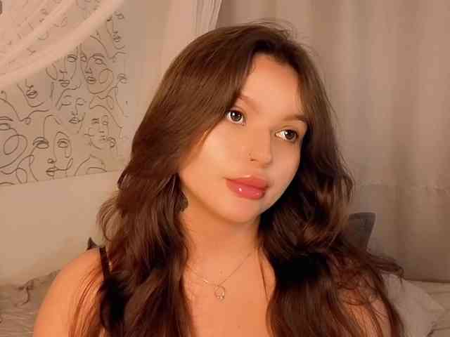 charming-peach webcam