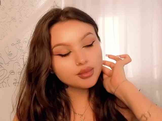 charming-peach webcam