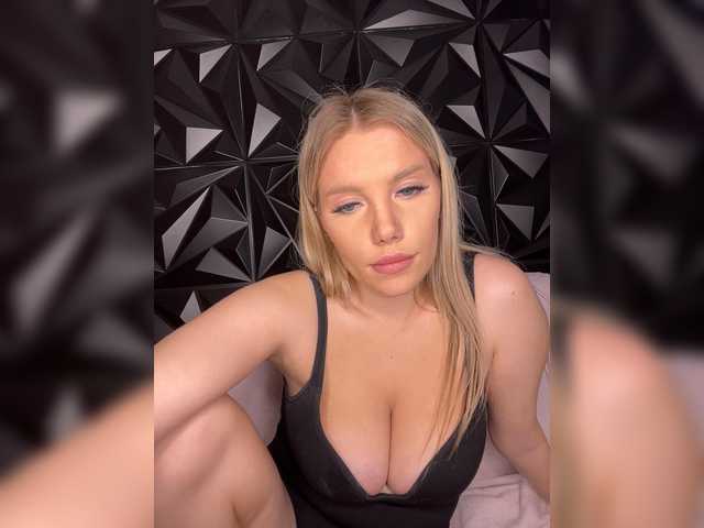 LYLAtop's BongaCams show and profile