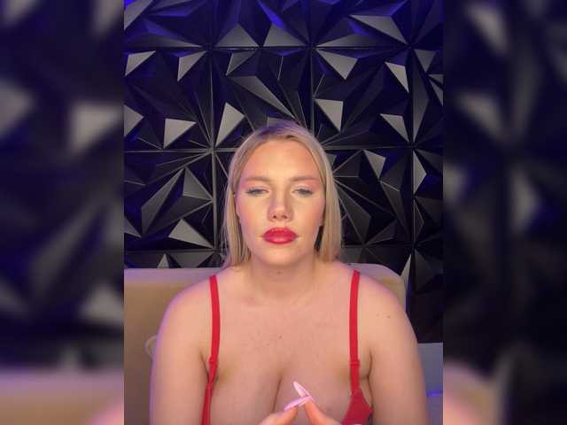 LYLAtop from BongaCams