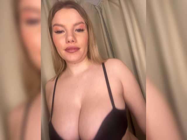 LYLAtop's BongaCams show and profile