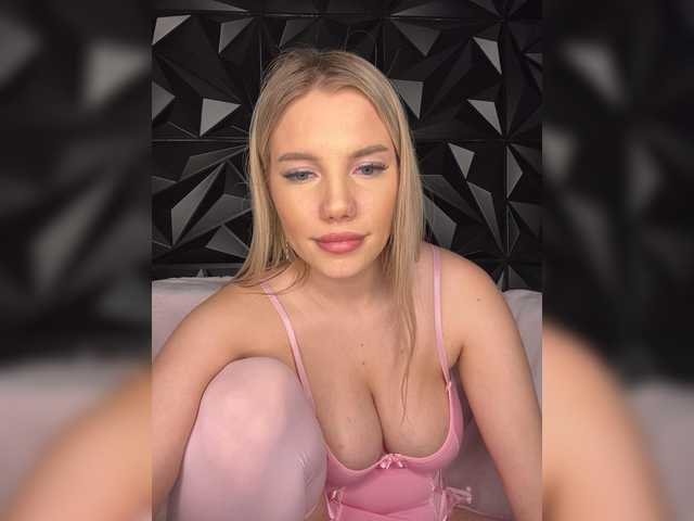 LYLAtop's BongaCams show and profile