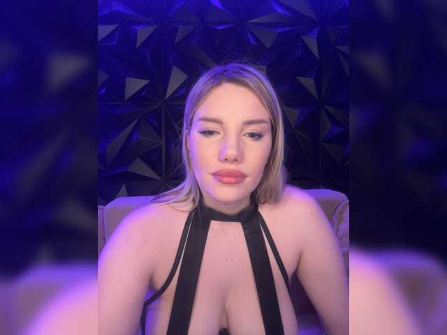 LYLAtop's BongaCams show and profile