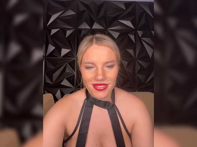 LYLAtop's BongaCams show and profile
