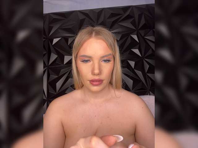 LYLAtop's BongaCams show and profile