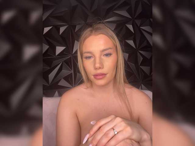 LYLAtop's BongaCams profile