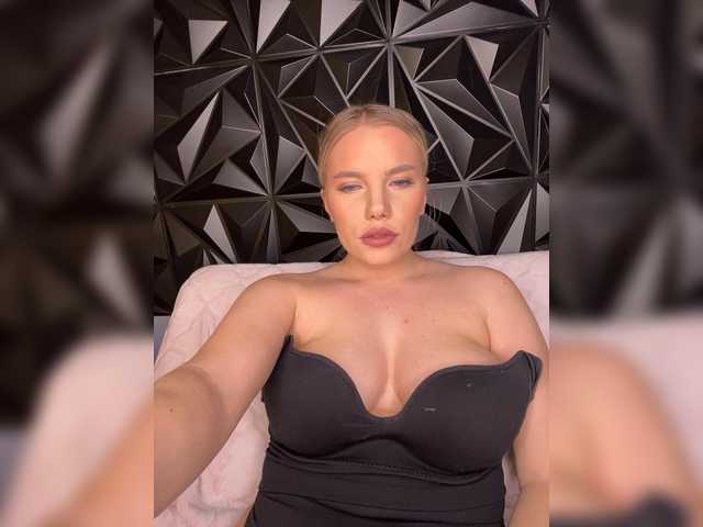 LYLAtop's BongaCams profile