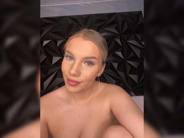 LYLAtop's BongaCams show and profile