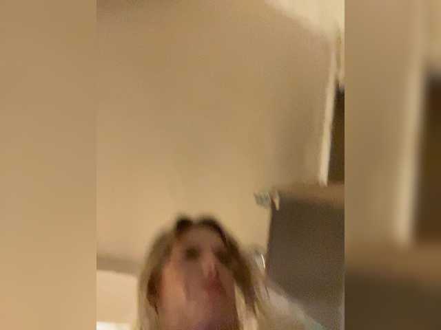 LYLAtop's BongaCams show and profile