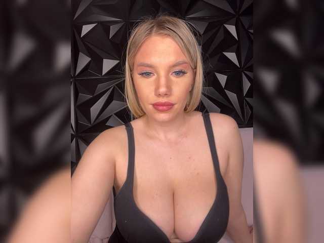 LYLAtop's BongaCams show and profile