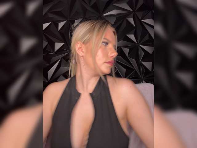 LYLAtop live cam profile