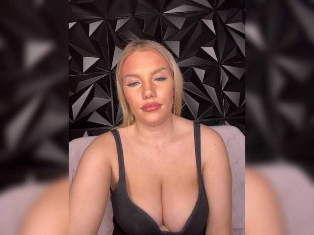 LYLAtop's BongaCams show and profile