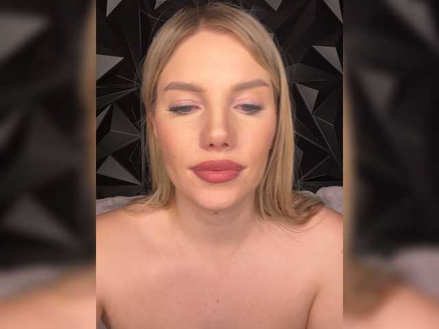 LYLAtop's BongaCams show and profile