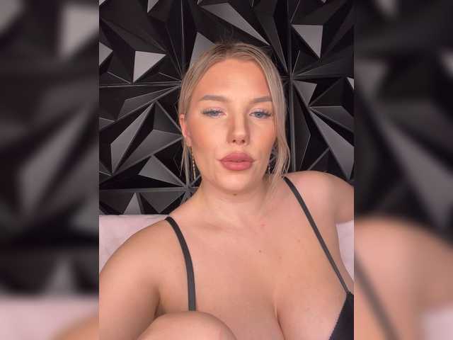 LYLAtop's BongaCams show and profile