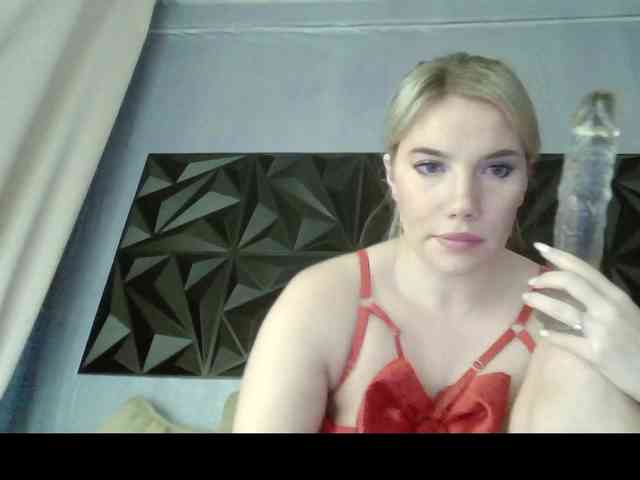 LYLAtop Live Webcam on BongaCams