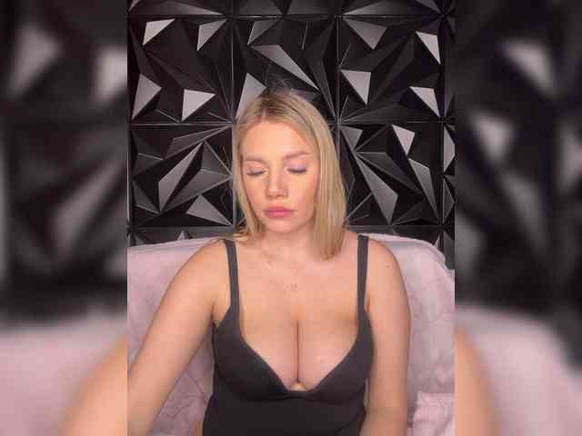 LYLAtop Live Webcam on BongaCams