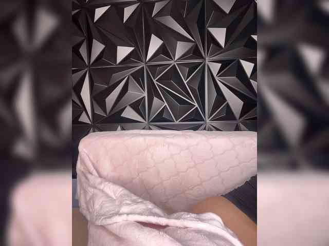 LYLAtop Live Webcam on BongaCams