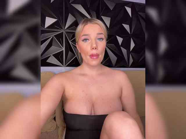 LYLAtop Live Webcam on BongaCams