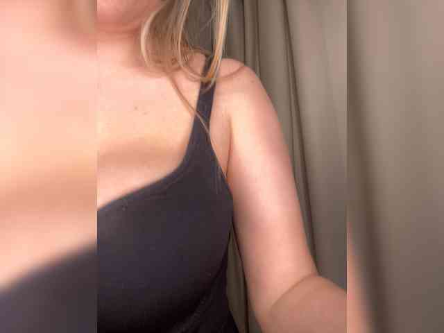 LYLAtop Live Webcam on BongaCams