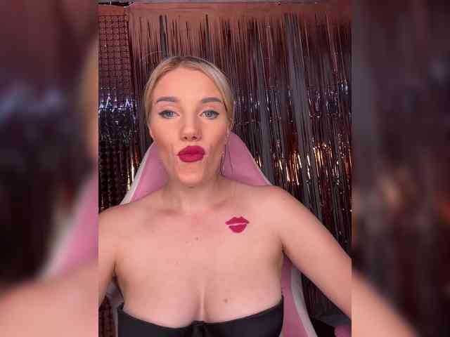 LYLAtop Live Webcam on BongaCams
