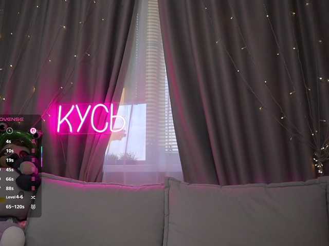 1-x's BongaCams profile