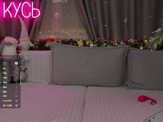 1-x's BongaCams show and profile